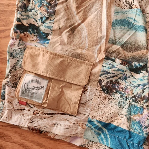 EUC Columbia Multicolor Patterned Cargo Shorts - Picture 2 of 10